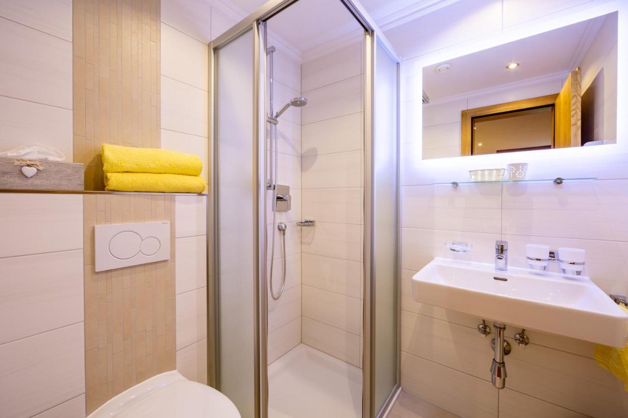 Hotel Garni Tyola Ишгъл Екстериор снимка